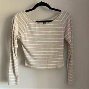 💕 4 for $20 Beige ribbed cropped long sleeve tee